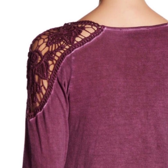 Dantelle Vintage Lace Yoke Tee - Picture 3 of 3